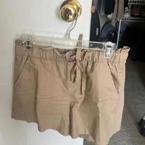 Loft pull on shorts. Great for any occasion